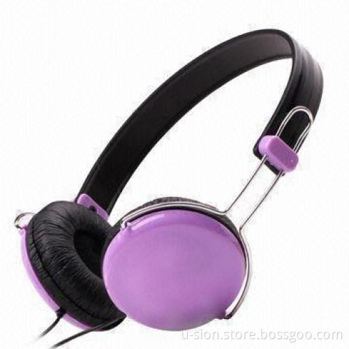 Fashionable Colorful Headphones with 20 to 20000Hz Frequency Response and 1.5m Cable Length